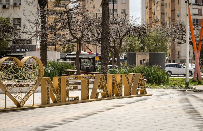 Seaside Escape with Private Patio by Sea N Rent - Foto 43