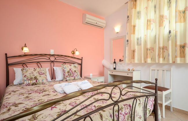 Sun Beach Hotel - Photo 5