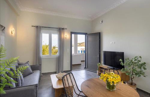 Elia Syros - Photo 34