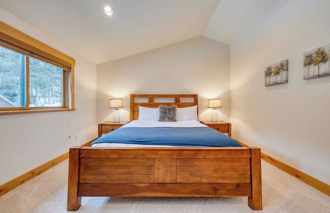 5 Mins to Ski Resort Ping Pong, Pool Table, Deck Donner Ridge by Avantstay - Foto 30