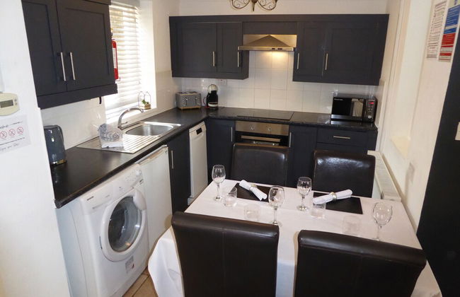 Falstaff Cottage - Photo 8