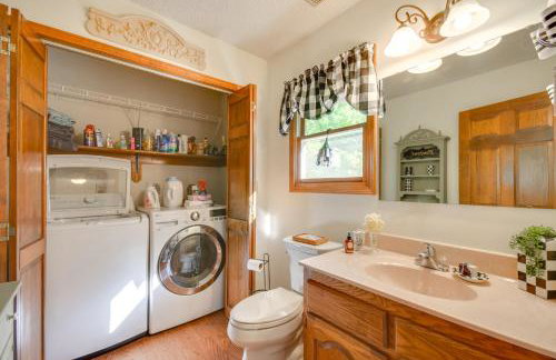 3 Mi to Dtwn Jefferson City Family Home with Deck - Foto 9