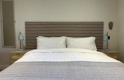 Fresh Modern Home, Stunning Views, Great Location - Foto 35