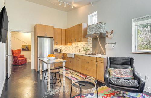 Porch with Swing and Kayaks Rural Mississippi Retreat - Foto 1