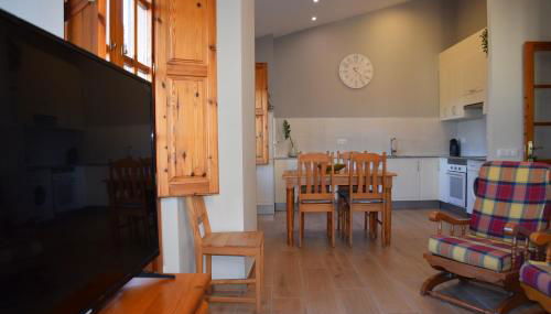 Cardona Fira - Photo 2, dishwasher, pet friendly, minibar