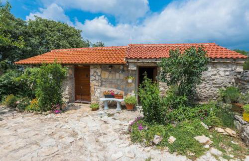 Peaceful house in nature nearby National Park Krka - Photo 32