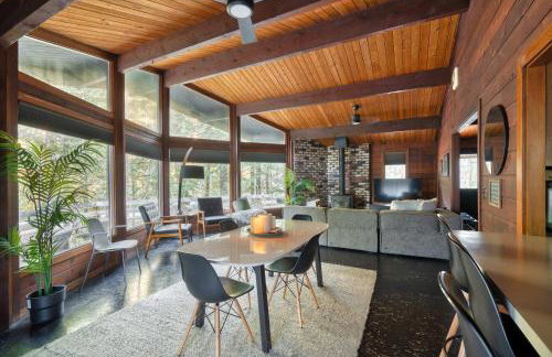Mid-century Cabin Hideaway - Hot Tub & Fire Pit - Foto 3