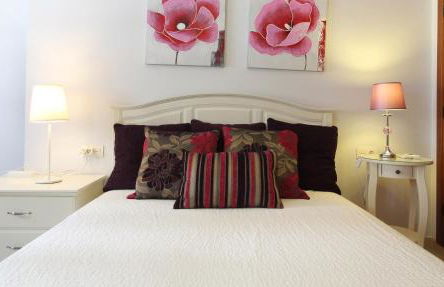 Quiet house in village center with mountains views - Photo 22