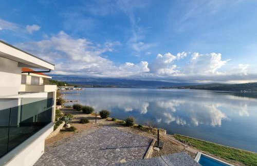 Penthouse Dream Vista - Photo 1