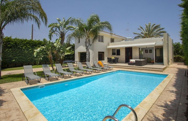 Soothing Sunset Villa, 200m to the Beach - Foto 1