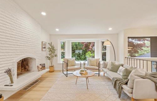 Spacious Modern Retreat w Game Room and Yard - Foto 10