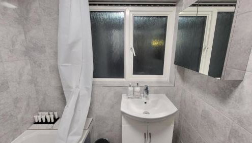 Garland Lovely House with Garden, Watford - Foto 4