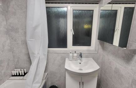 Garland Lovely House with Garden, Watford - Foto 4