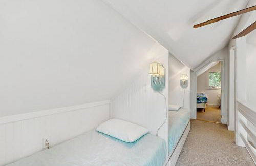 Fairy Cottage in the Wood - Photo 23