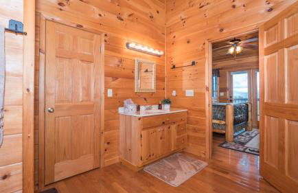 Red Apple Mountaintop cabin hot tub, WiFi, Pet friendly, Fireplace, pit, BEST VIEWS - Foto 14