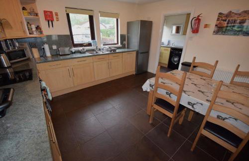 Ridgeview Villa - Partial loch view - Foto 12