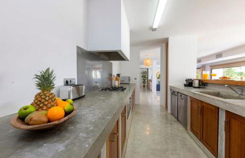 Modern Villa with Seaviews Sleeps 14 - Foto 21