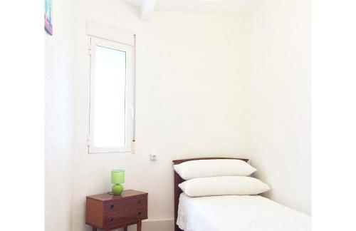 COSY 3 BED APT 200m FROM BEACH WiFi - Photo 11