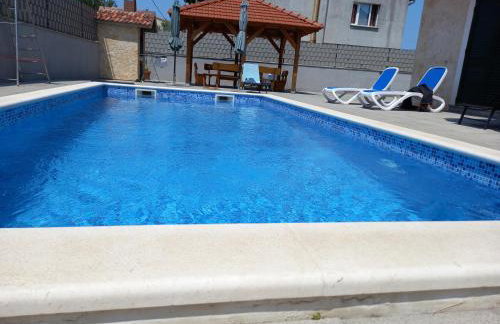 Holiday House Fantasy With Pool - Foto 6