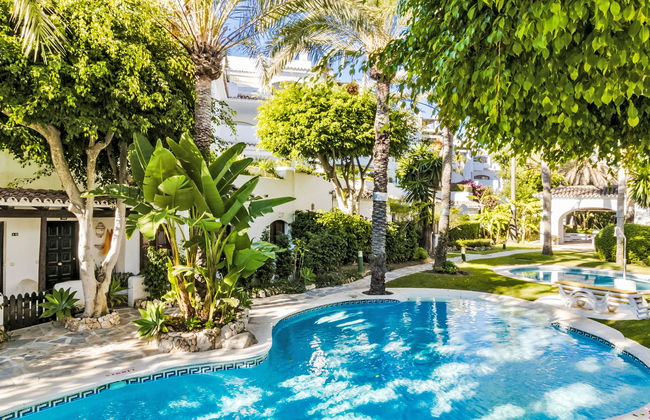 2 bedroom Apartment in Marbella with swimming pool and terrace - Photo 25