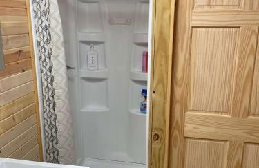 Secluded Cabin with King size bed - Photo 13