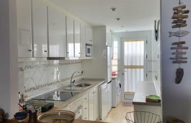 MET Oliva Nova Playa chalet grande con jardín MET a 5 minutos y a 3 de la playa - Photo 10