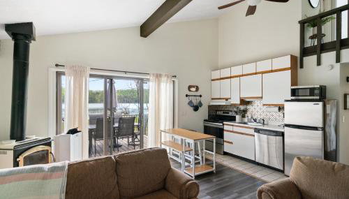 Quiet and Cozy Lakefront Home Near Mt Boyne - Foto 4, stove, dishwasher