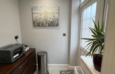 En-suite Double Room - Private Entrance & Free Parking - Foto 23