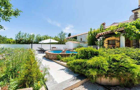 4 Bedroom Lovely Home In Veliki Vareski - Foto 16