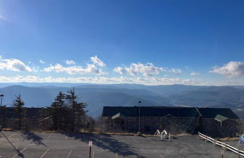 Snowshoe Village Ski-in - Ski-out Condo w Hot Tub - Foto 2