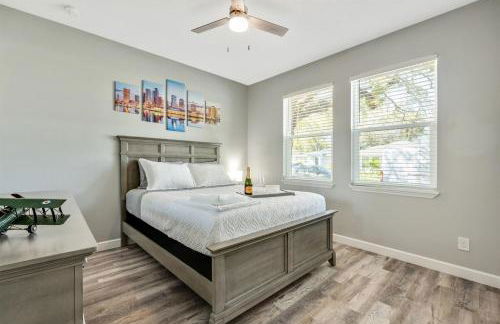 Chic Retreat-Stunning Design Cozy Fire Pit Escape! - Foto 27