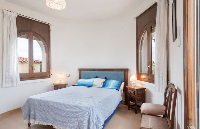 Peaceful Holiday Home in Sant Pere Pescador With Swimming Pool - Foto 21