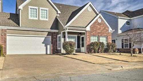 Walk to Lake Family Gem with Pool Access in Afton - Foto 2