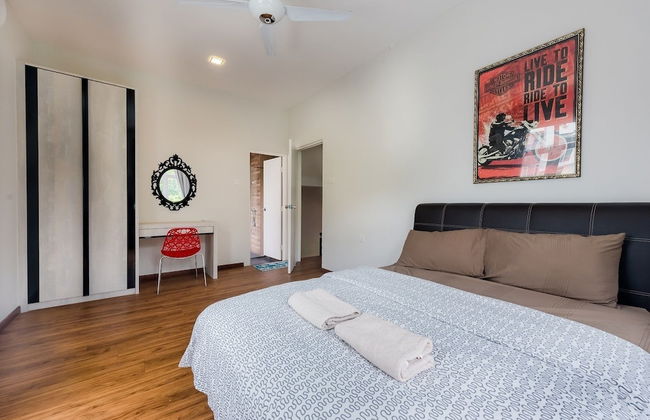 New Corner Shamrock Beach Villas Seaview - Photo 12