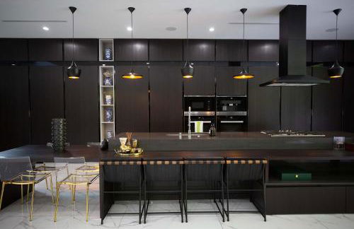 NEW Modern Oasis off Melrose - Rooftop - Pool - Photo 7