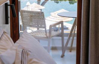 Trizonia Bay Hotel - Photo 8