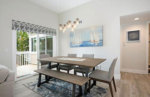 Chic Upstairs Condo Steps from Strands Beach - Foto 10