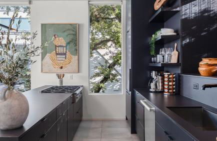 Sleeps 32 Private Compound w Putting Green Bouldin Collective by AvantStay - Foto 15