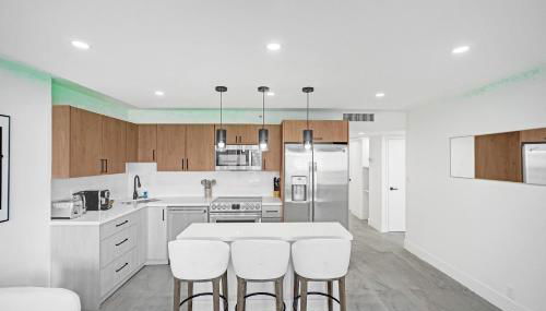 Bright 3BR 3BA Condo with Stunning Bay Views in Oceanfront Complex 820 - Foto 5