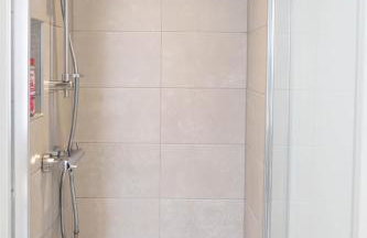 Bensons Hill - Stylish 2-Bed Home with Garden & Parking - Foto 15