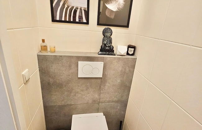 Bright 2 bedrooms flat w parking&balcont - Foto 21