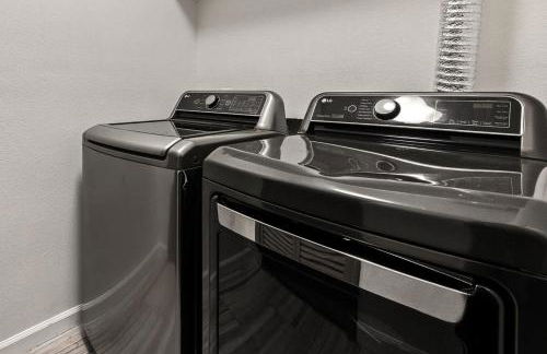 Newly Renovated 6BR 3BA Port Arthur Home with Hot Tub - Foto 37