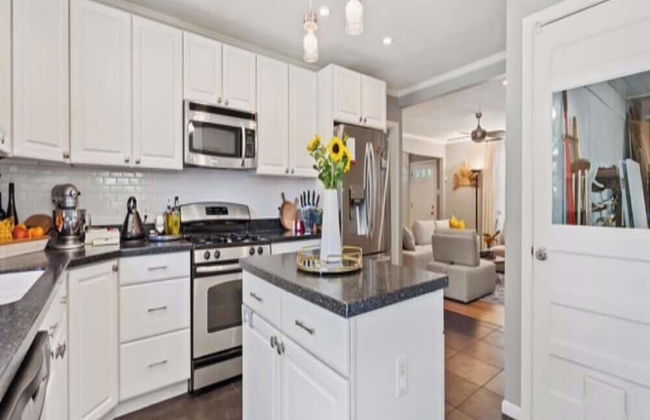 Historic Charmer Clean Comfortable - Photo 6