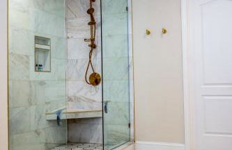 New Farmhouse, King Beds, Game Room, Hot Tub & View! - Foto 70