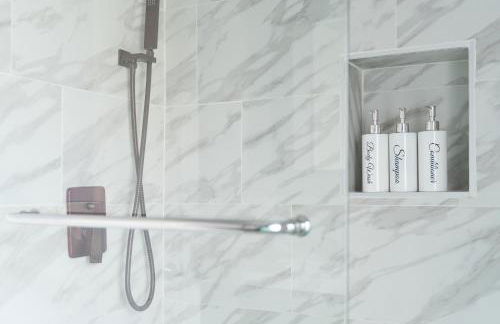 Walk to WP Gate and Free Parking - Foto 27