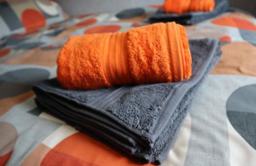 HEDDFAN, Luxury 3 bedroom timber lodge, Now with WiFi, Caer Beris Holiday Park, Builth Wells, SORRY NO TRADESMEN OR CONTRACTORS ALLOWED - Foto 17