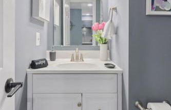 Cozy 4BR Townhome, Family Community, 40 Mins to DC - Foto 14