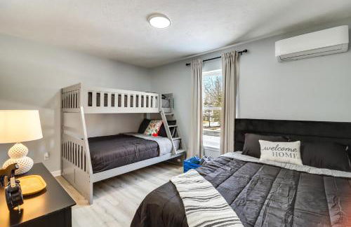 9 Mi to Camelback! Home with Hot Tub and Fire Pit - Foto 12