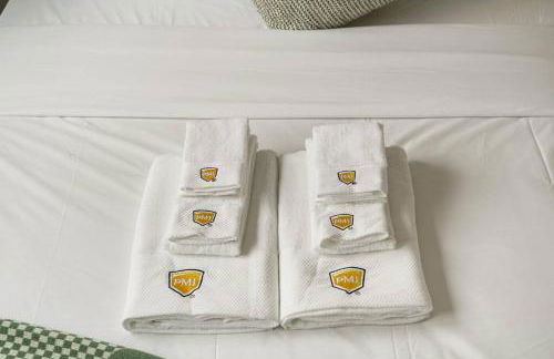 Charming 2BR Coastal Getaway in Pacifica - Photo 8