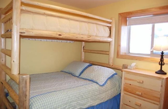 Creekview Court by Apex Accommodations - Photo 10